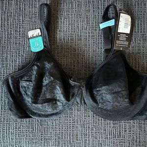NWT Black Bali Bra. Smoke free home.